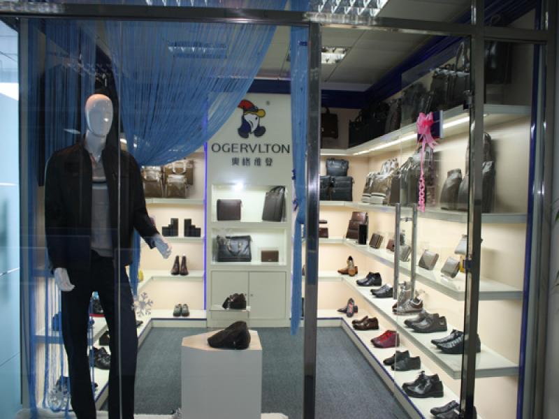 奧格維登男士皮具實體店展示