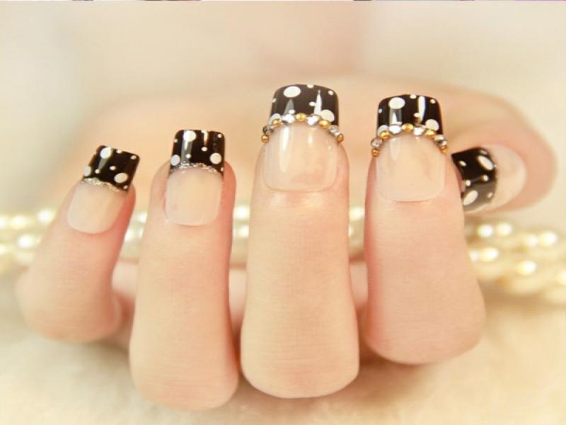 格調女王美甲盤發