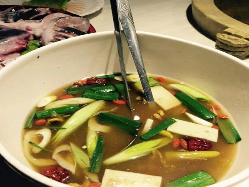 新時(shí)器石鍋魚(yú)