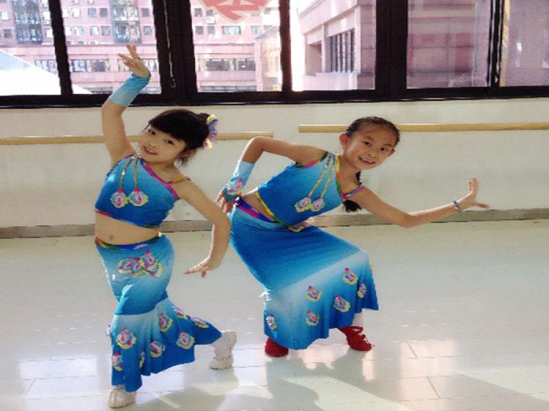 東方童民族藝術教育