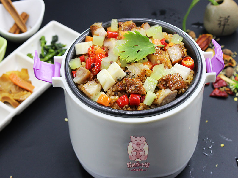 愛尚燜小豬烤肉燜飯