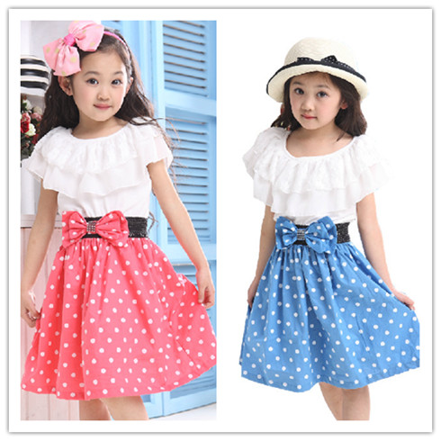 短袖圓點(diǎn)連衣裙