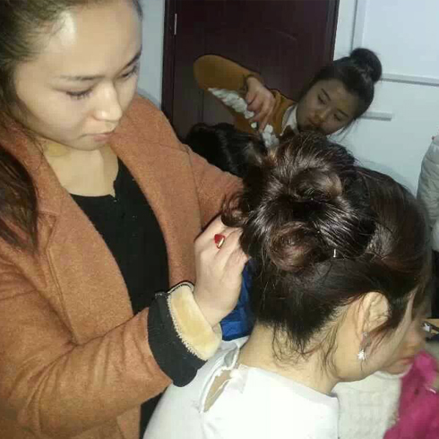 格調女王整體造型館項目-格調女王盤發