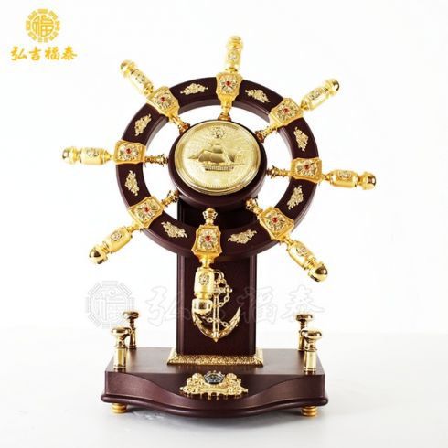 弘吉福泰舵手擺件