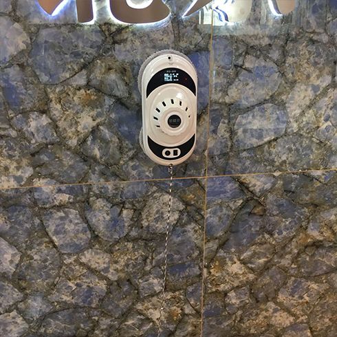 家佳優品智能生活館產品介-智能擦窗機器人