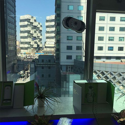 家佳優品智能生活館產品介-智能擦窗機器人