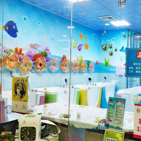 卡依嬰兒游泳館店內