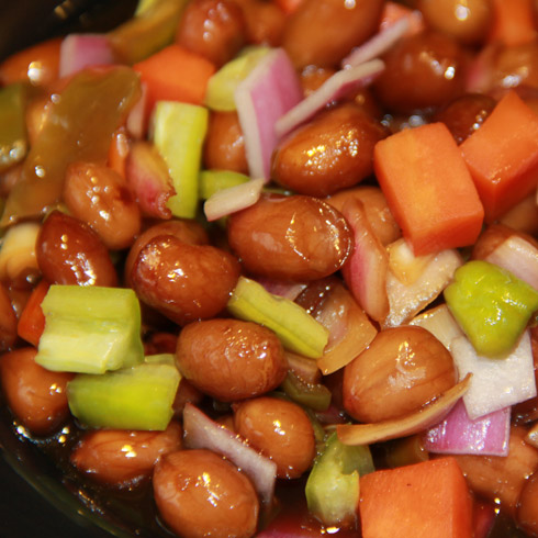 悅丫丫過(guò)橋米線(xiàn)-芹菜花生