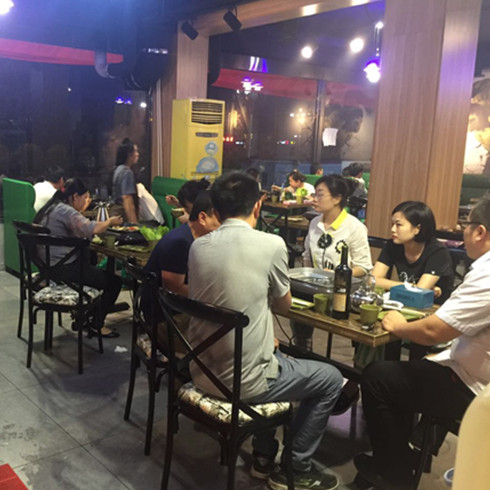 滋魚烤魚現場拍攝