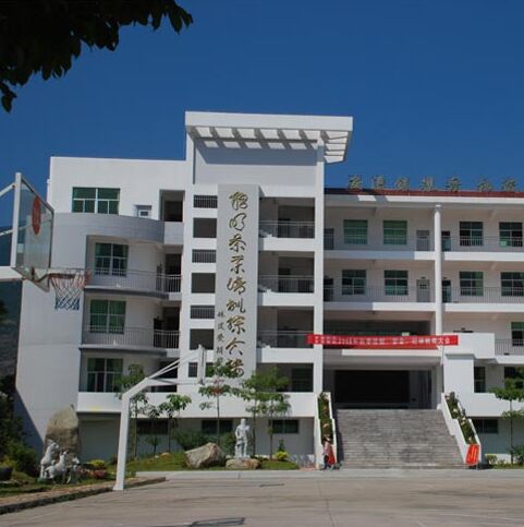 打造茶產業黃埔軍校