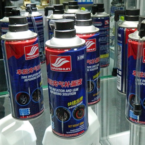 快潔隊(duì)深度清洗-車(chē)胎充起補(bǔ)漏液