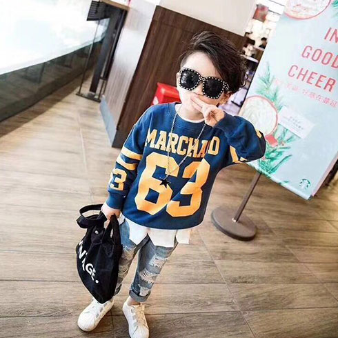 艾尼尼童裝-時尚字母圓領衛(wèi)衣