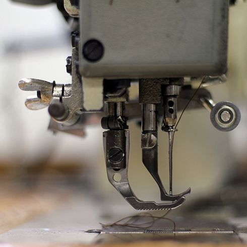 裁圣男裝定制-縫紉機