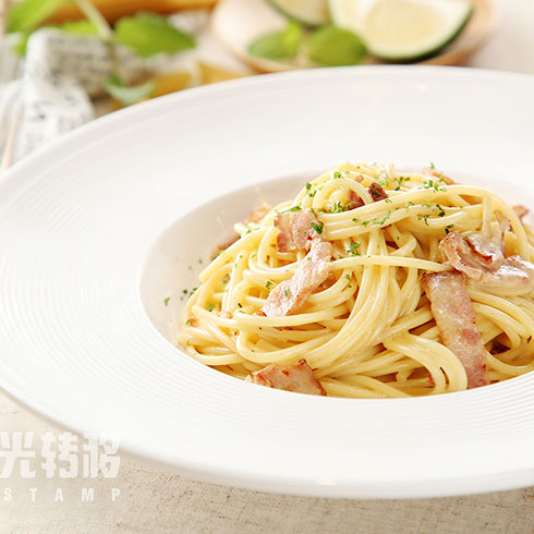 食光轉移主題餐廳-奶油培根意面